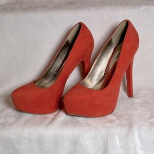 Charlotte Russe Coral Suede Platform Heels, Size 6.5